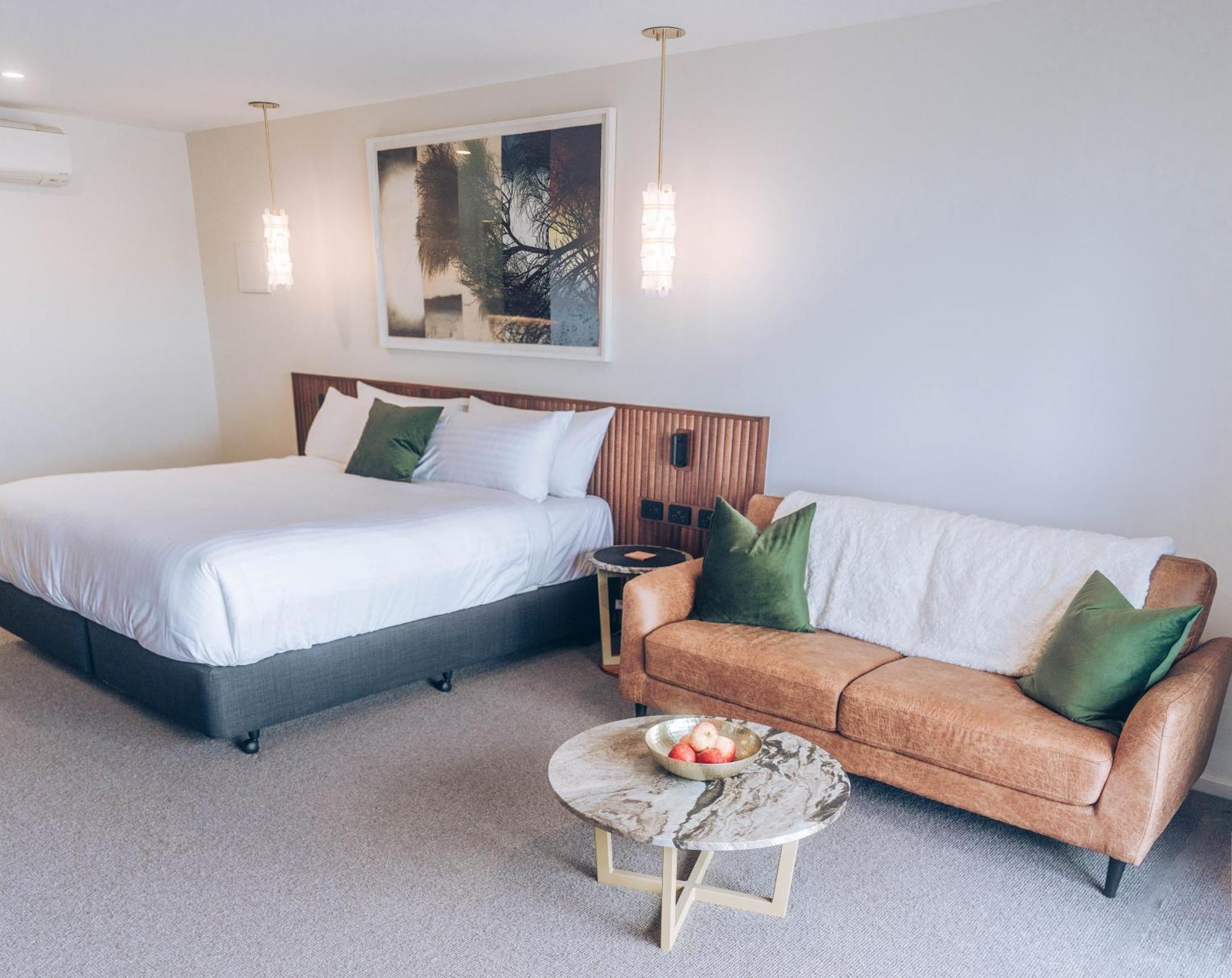 Risby Cove Boutique Hotel Strahan Exterior foto